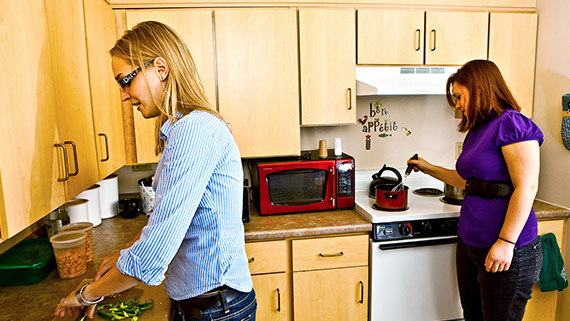 med__0000_townhouse_kitchen